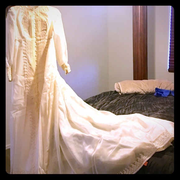 Antique CAHILL WEDDING DRESS BEVERLY HILLS - Picture 1 of 6